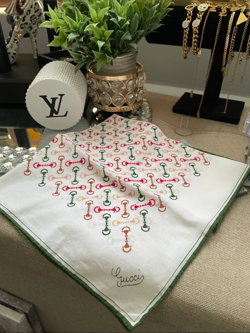 ✨Vintage Gucci 1970’s White Cotton Scarf with Green, Red, Tan Horsebit Print✨